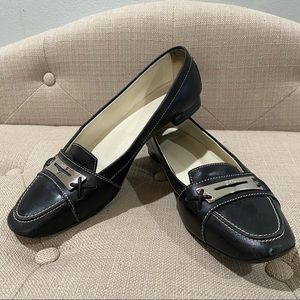 Tod’s • Loafers